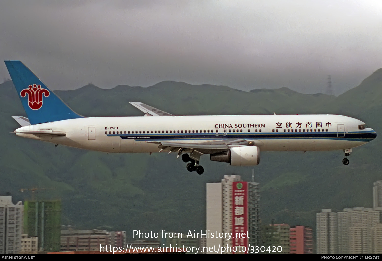 Aircraft Photo of B-2561 | Boeing 767-375/ER | China Southern 