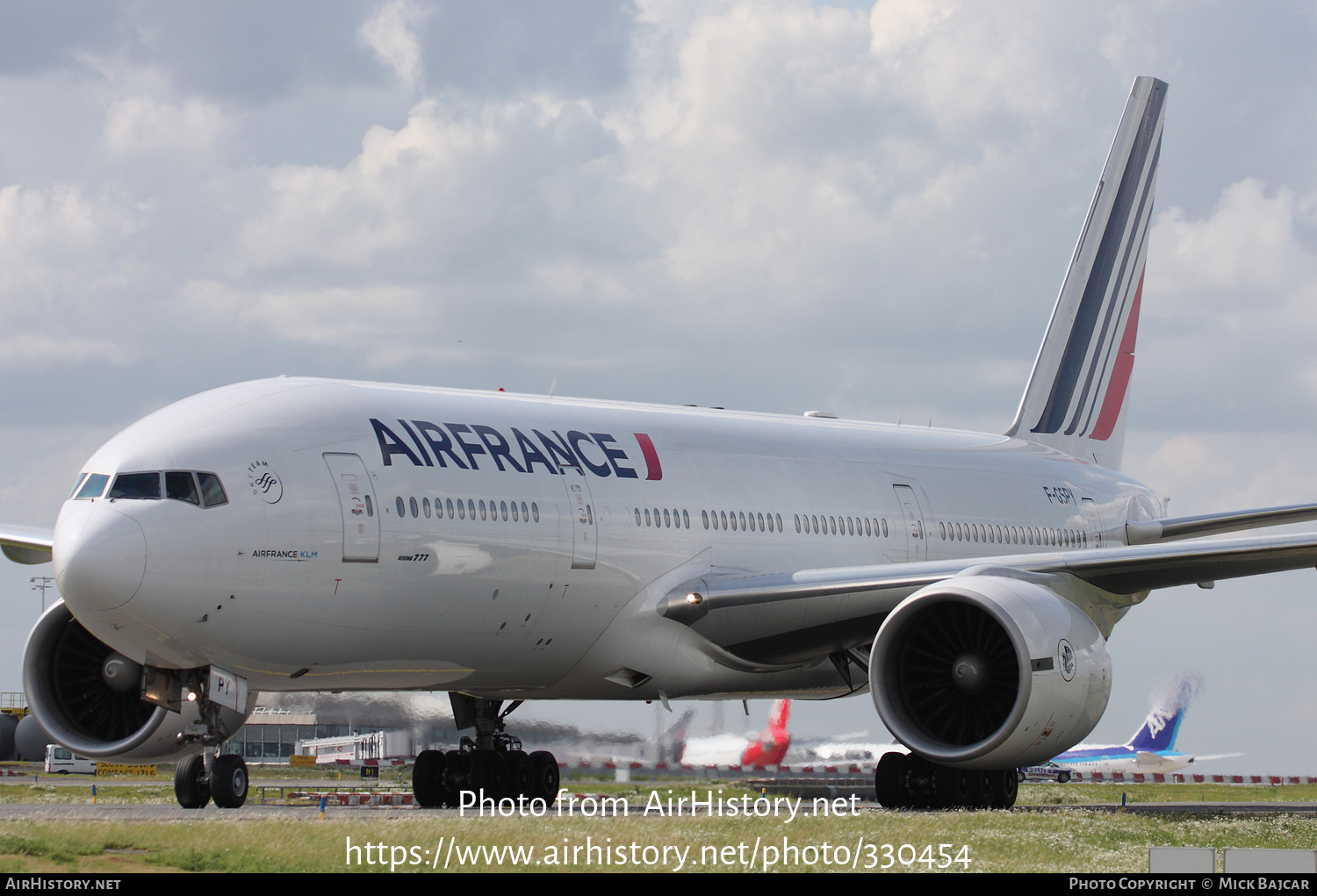 Aircraft Photo of F-GSPY | Boeing 777-228/ER | Air France | AirHistory.net #330454