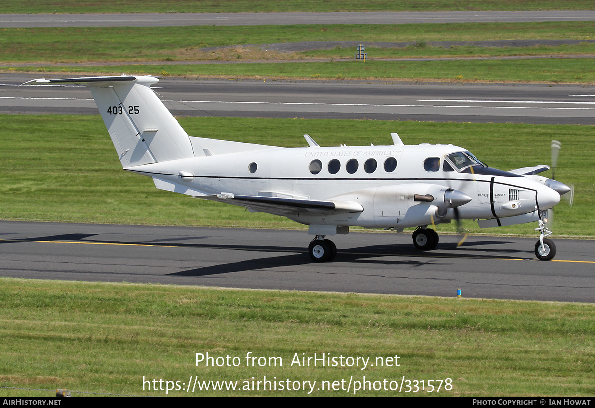 Aircraft Photo of 94-0325 / 40325 | Hawker Beechcraft C-12V-1 Huron (B200C) | USA - Army | AirHistory.net #331578