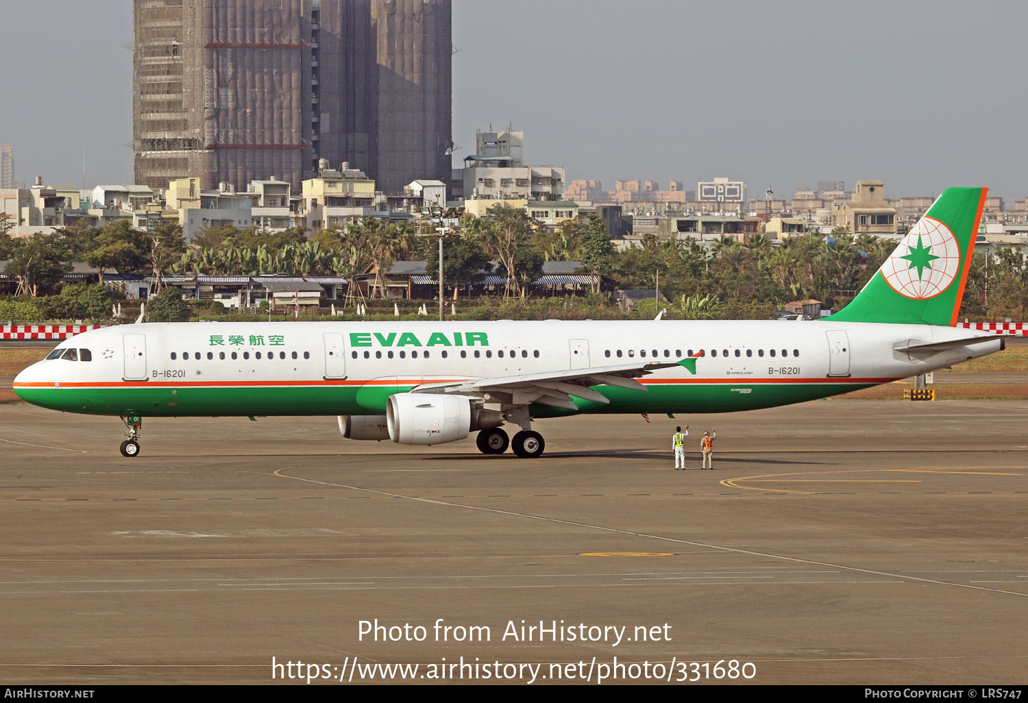 Aircraft Photo of B-16201 | Airbus A321-211 | EVA Air | AirHistory.net #331680