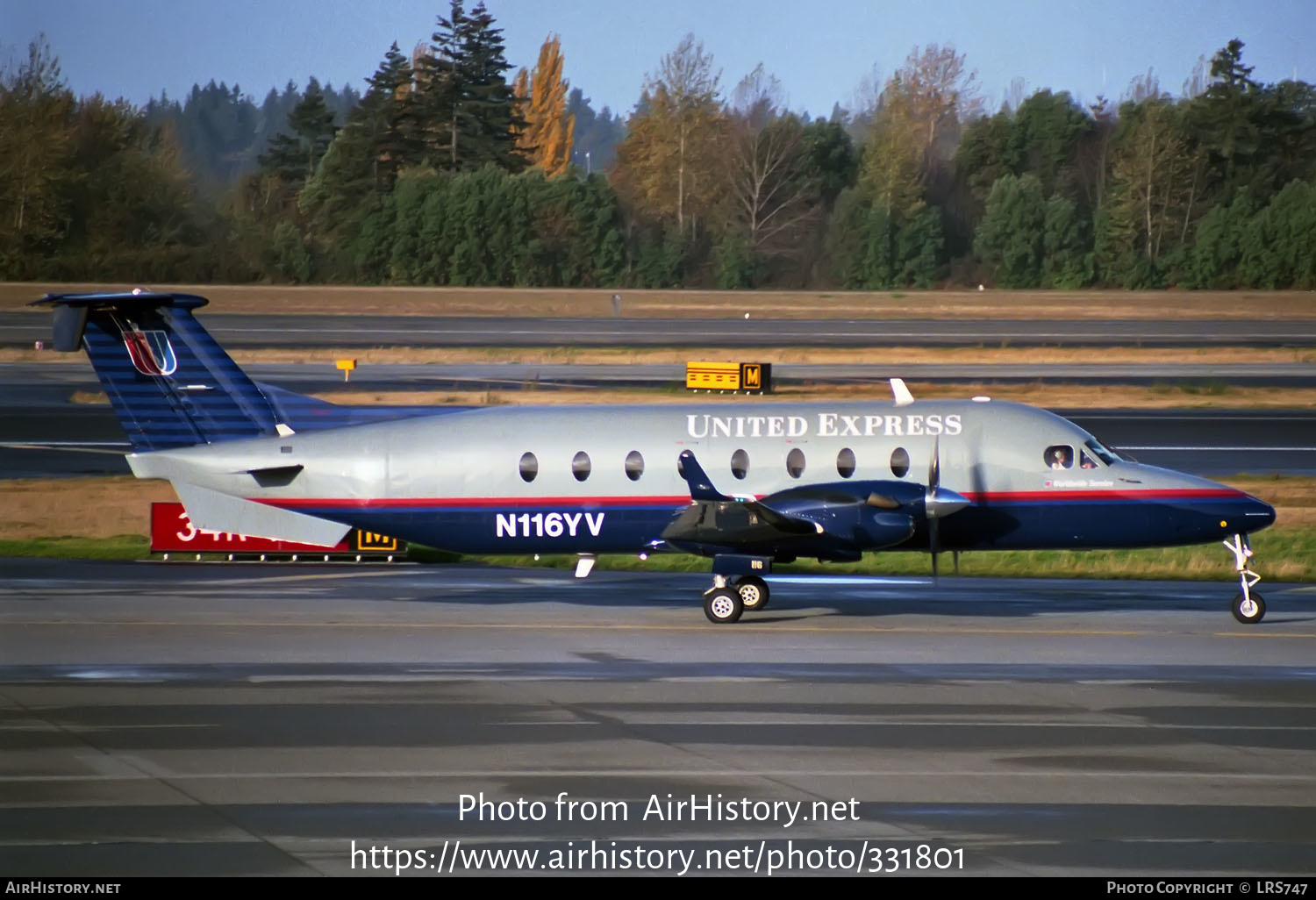 Aircraft Photo of N116YV | Beech 1900D | United Express | AirHistory.net #331801