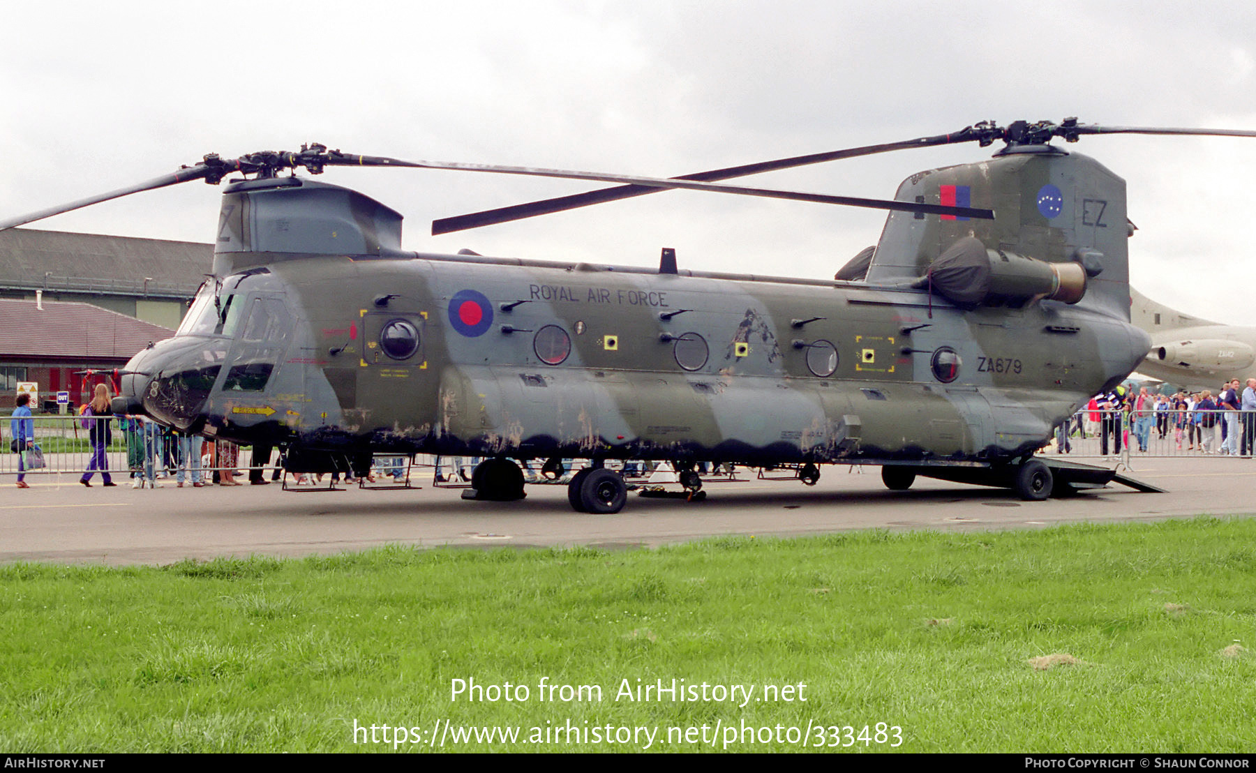 Aircraft Photo of ZA679 | Boeing Vertol Chinook HC1B (352) | UK - Air Force | AirHistory.net #333483