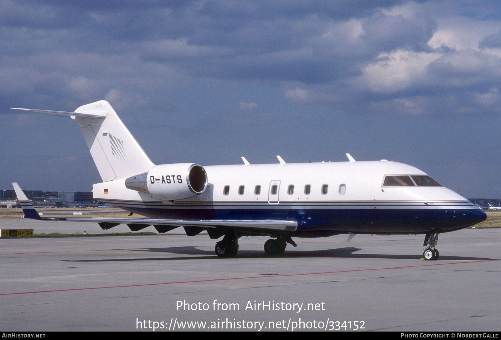 Aircraft Photo of D-ASTS | Bombardier Challenger 604 (CL-600-2B16) | AirHistory.net #334152