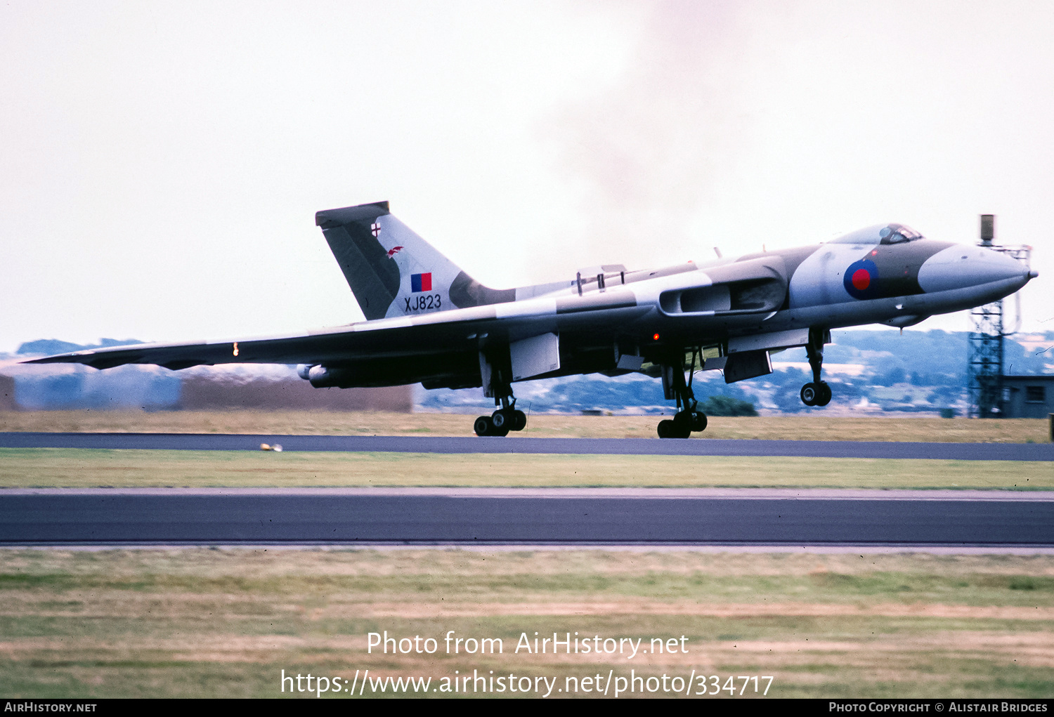 Aircraft Photo of XJ823 | Avro 698 Vulcan B.2 | UK - Air Force | AirHistory.net #334717