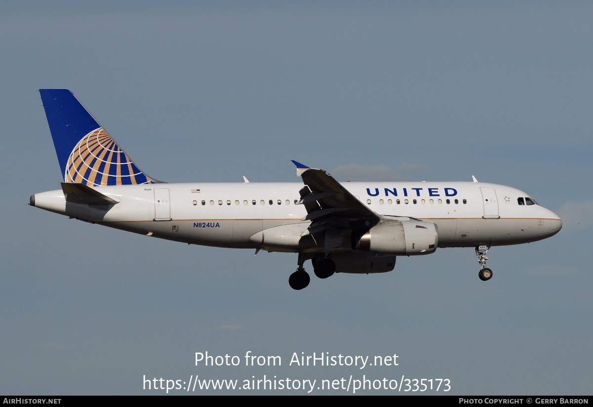 Aircraft Photo of N824UA | Airbus A319-131 | United Airlines | AirHistory.net #335173