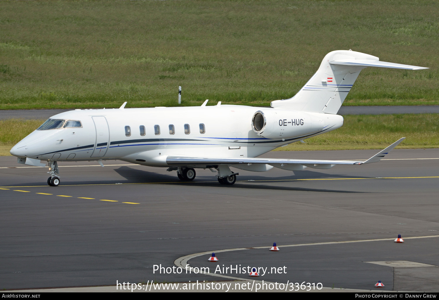 Aircraft Photo of OE-HUG | Bombardier Challenger 350 (BD-100-1A10) | AirHistory.net #336310