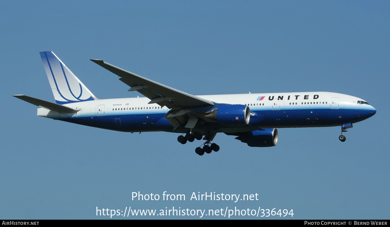 Aircraft Photo of N219UA | Boeing 777-200 | United Airlines | AirHistory.net #336494