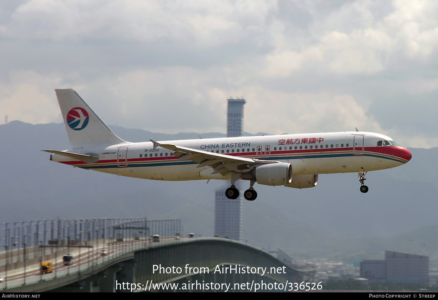 Aircraft Photo of B-2202 | Airbus A320-214 | China Eastern Airlines | AirHistory.net #336526