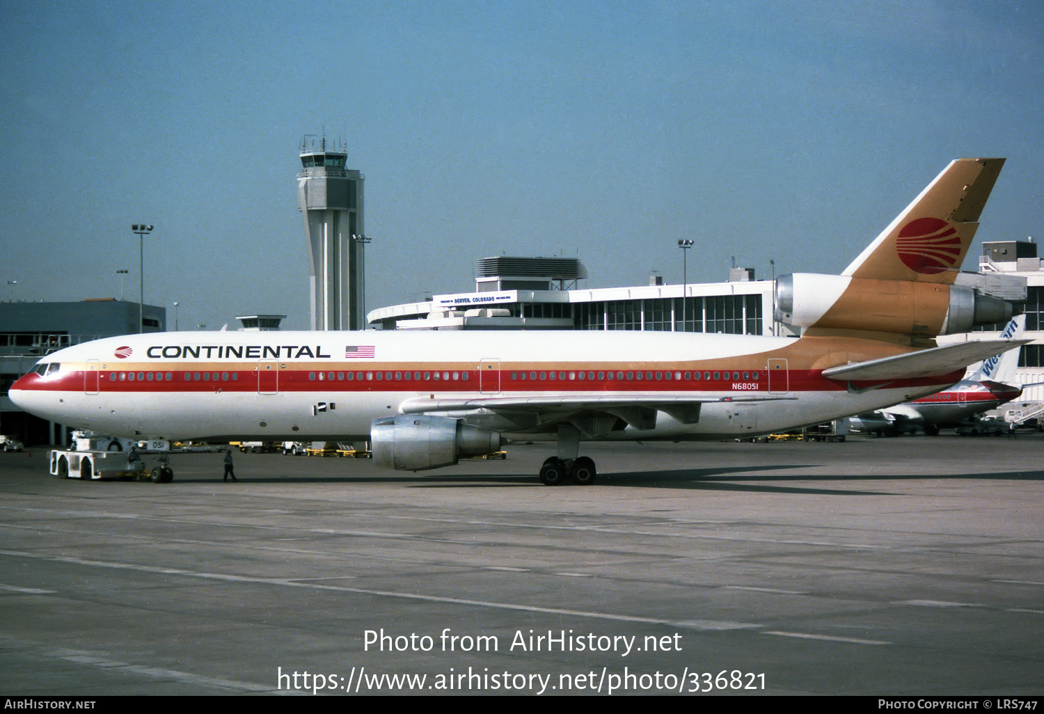 Aircraft Photo of N68051 | McDonnell Douglas DC-10-10CF | Continental Airlines | AirHistory.net #336821