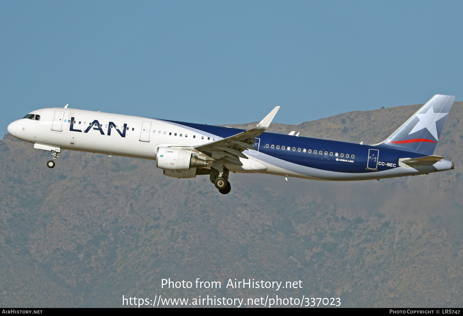 Aircraft Photo of CC-BEC | Airbus A321-211 | LAN Airlines - Línea Aérea Nacional | AirHistory.net #337023