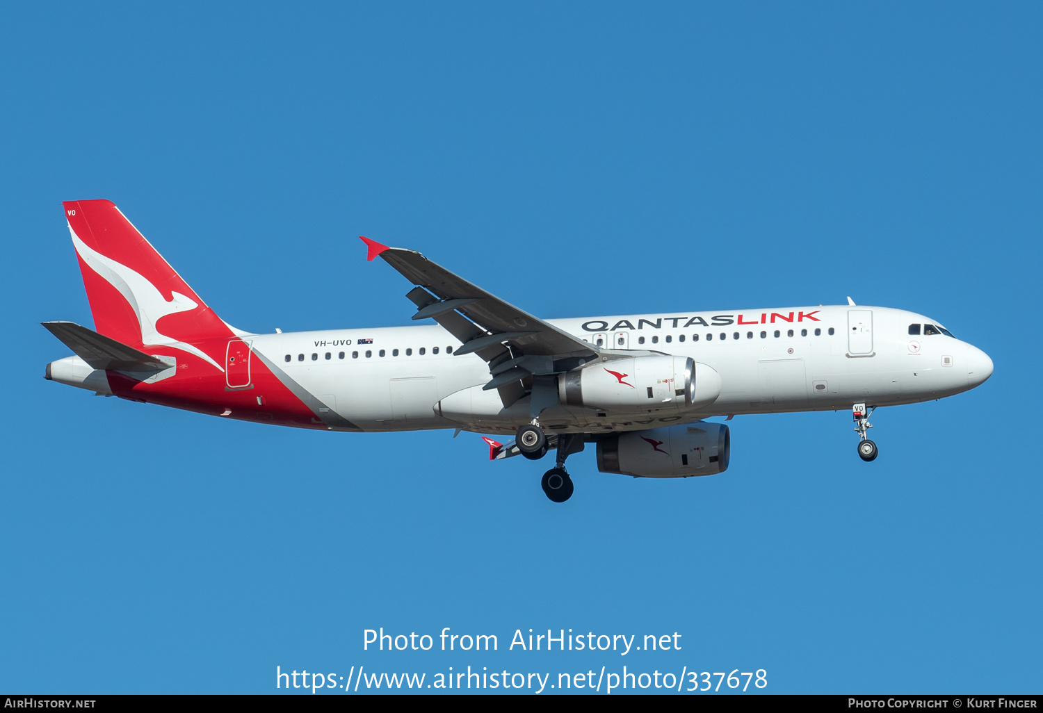 Aircraft Photo of VH-UVO | Airbus A320-232 | QantasLink | AirHistory.net #337678