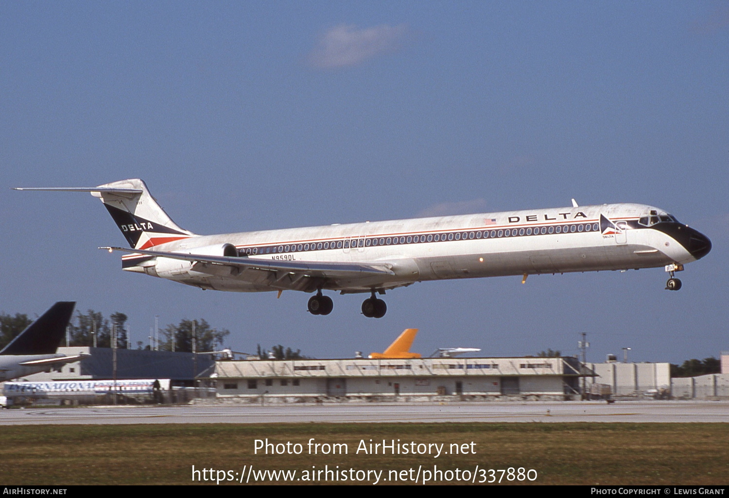 Aircraft Photo of N959DL | McDonnell Douglas MD-88 | Delta Air Lines | AirHistory.net #337880