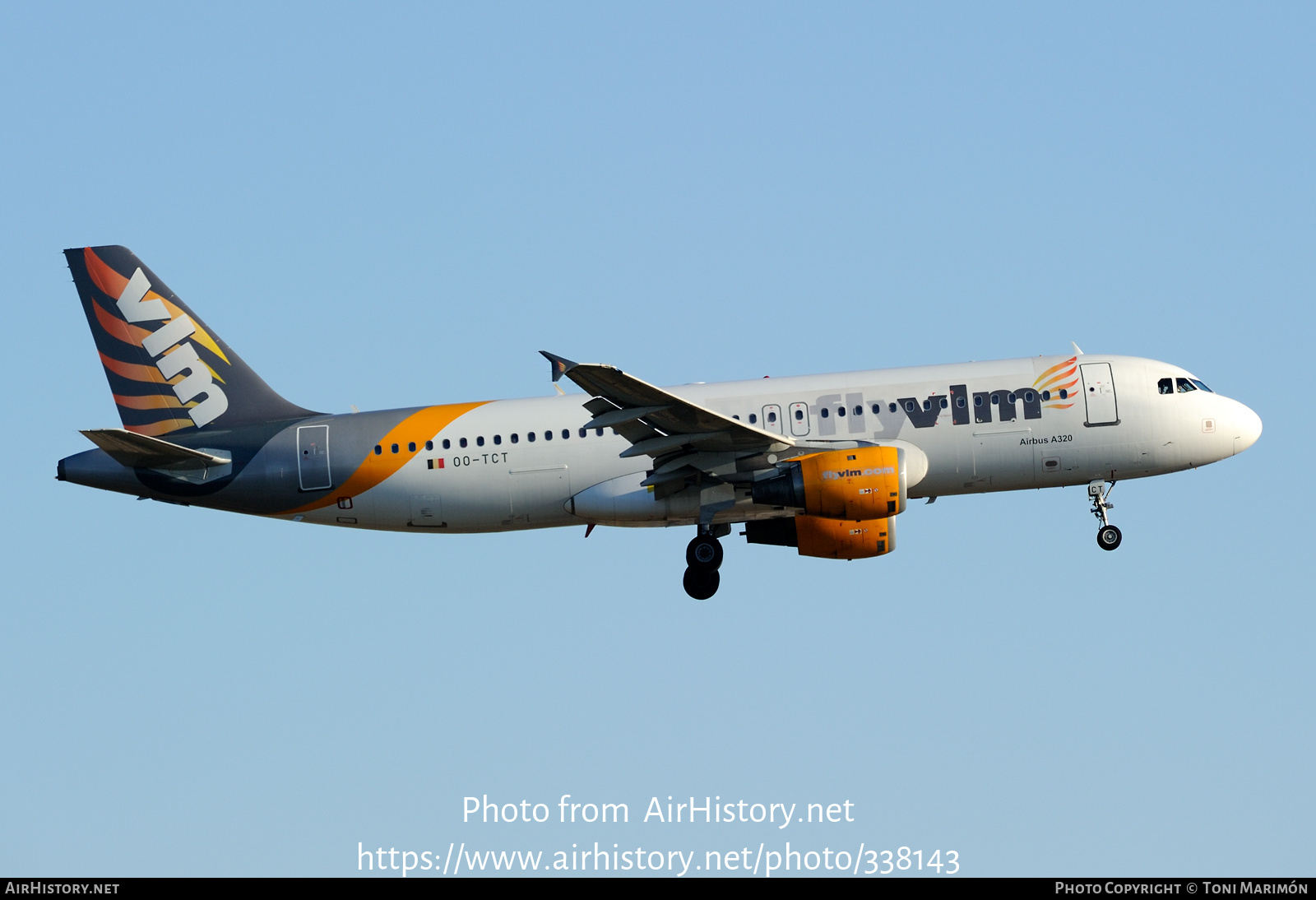 Aircraft Photo of OO-TCT | Airbus A320-212 | VLM Airlines | AirHistory.net #338143