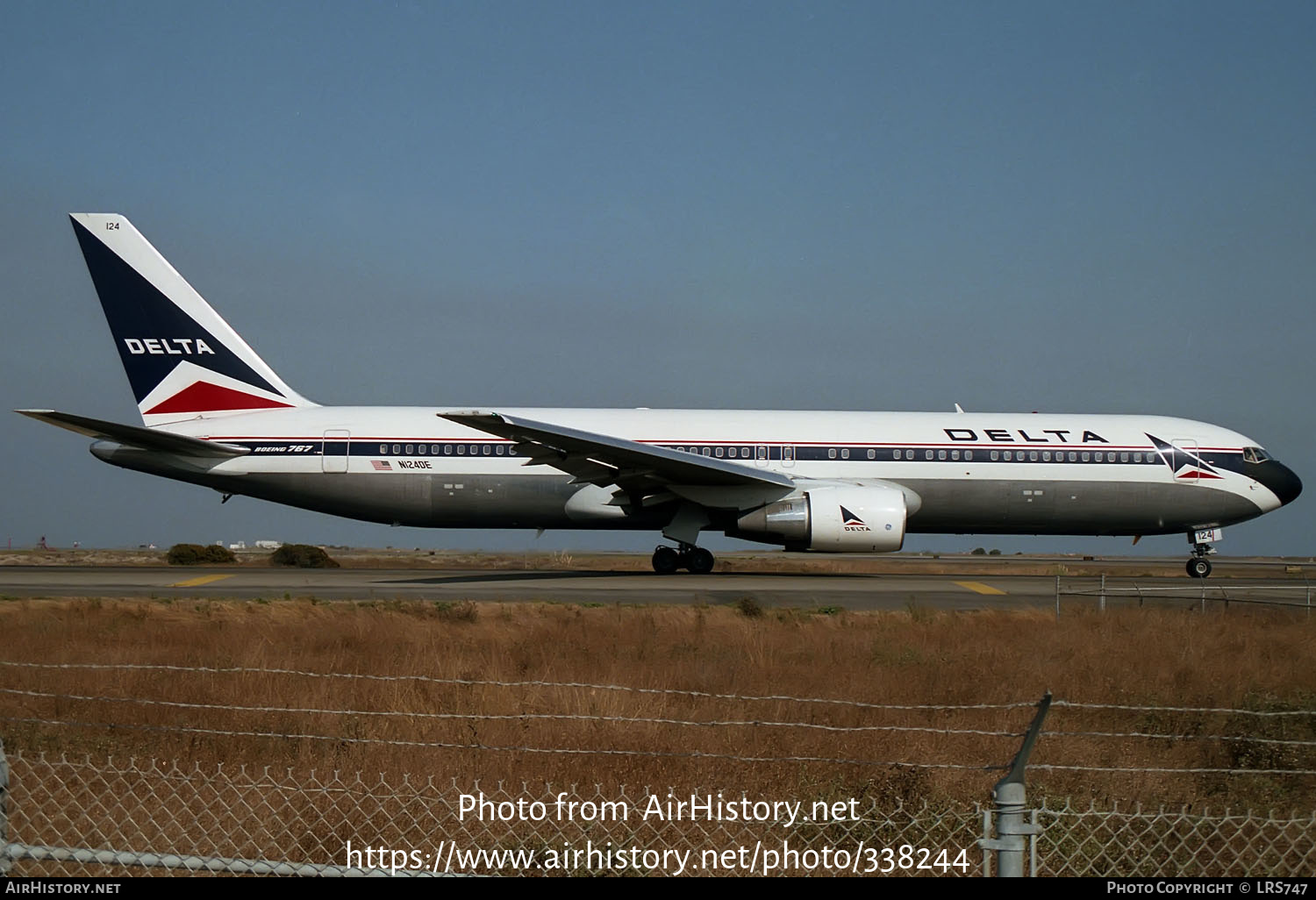 Aircraft Photo of N124DE | Boeing 767-332 | Delta Air Lines | AirHistory.net #338244