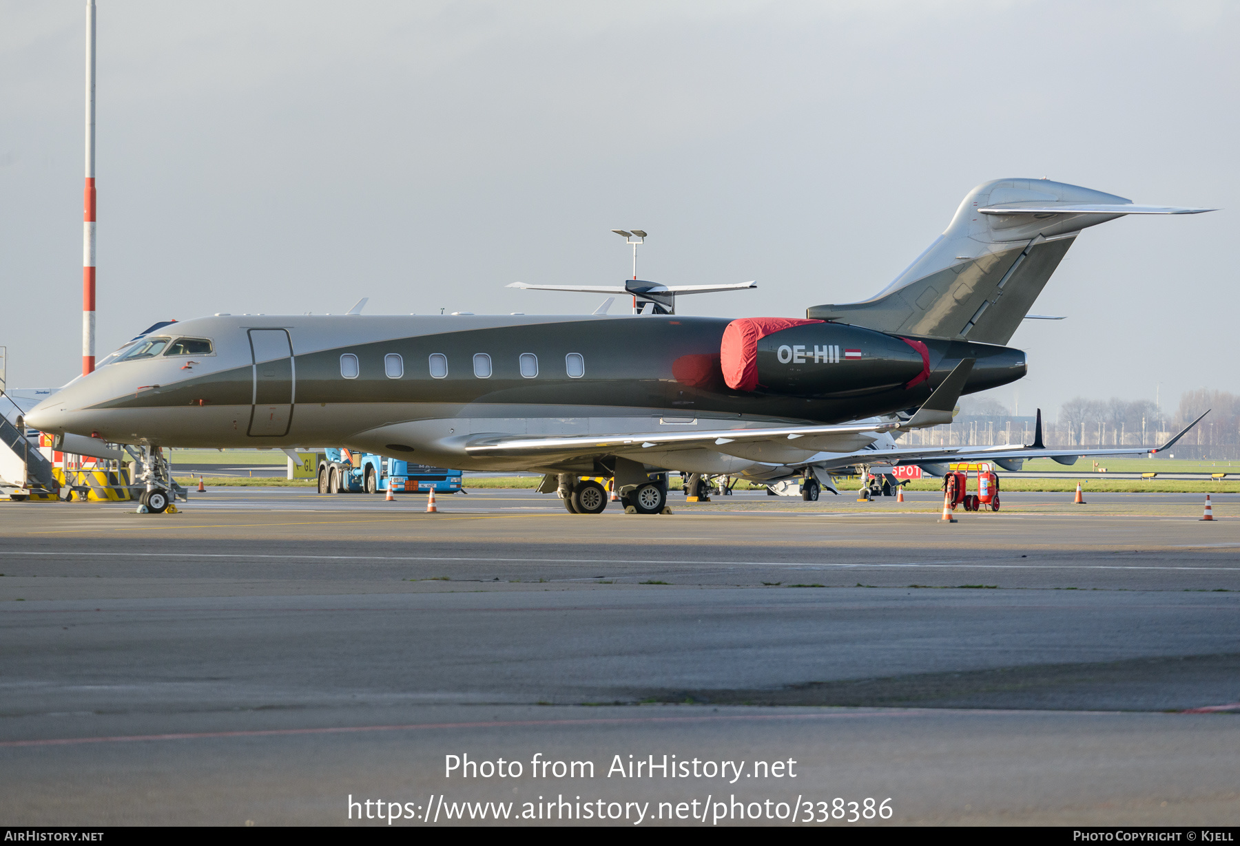 Aircraft Photo of OE-HII | Bombardier Challenger 300 (BD-100-1A10) | AirHistory.net #338386