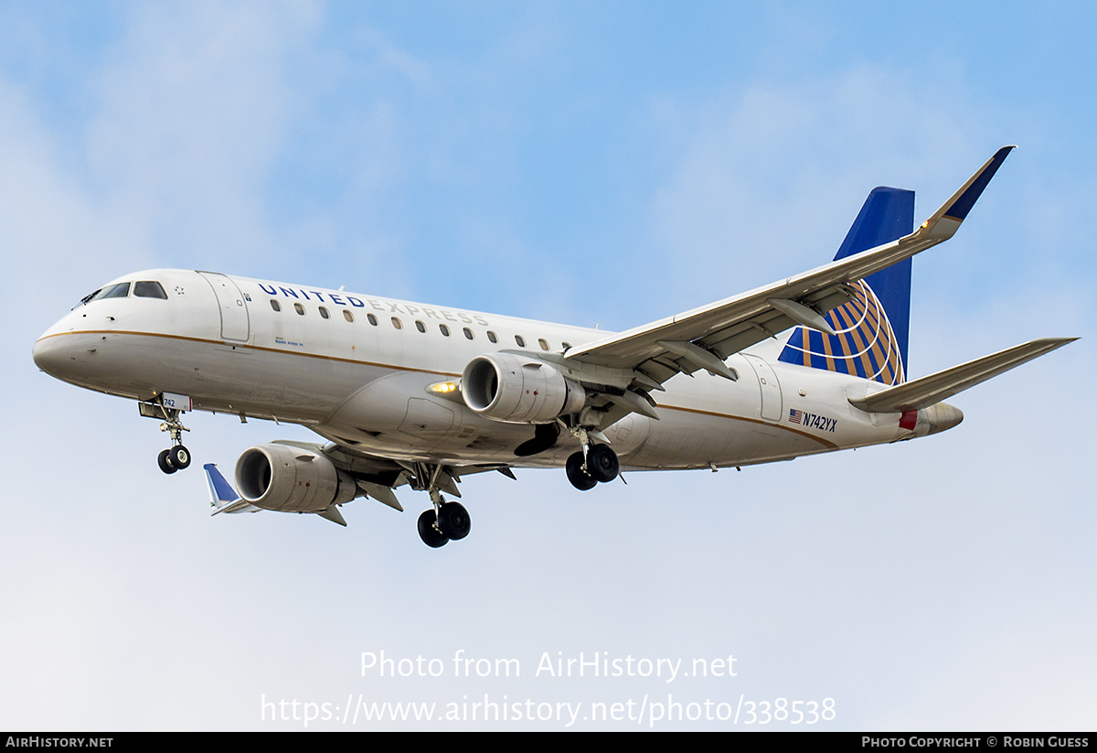 Aircraft Photo of N742YX | Embraer 175LR (ERJ-170-200LR) | United Express | AirHistory.net #338538