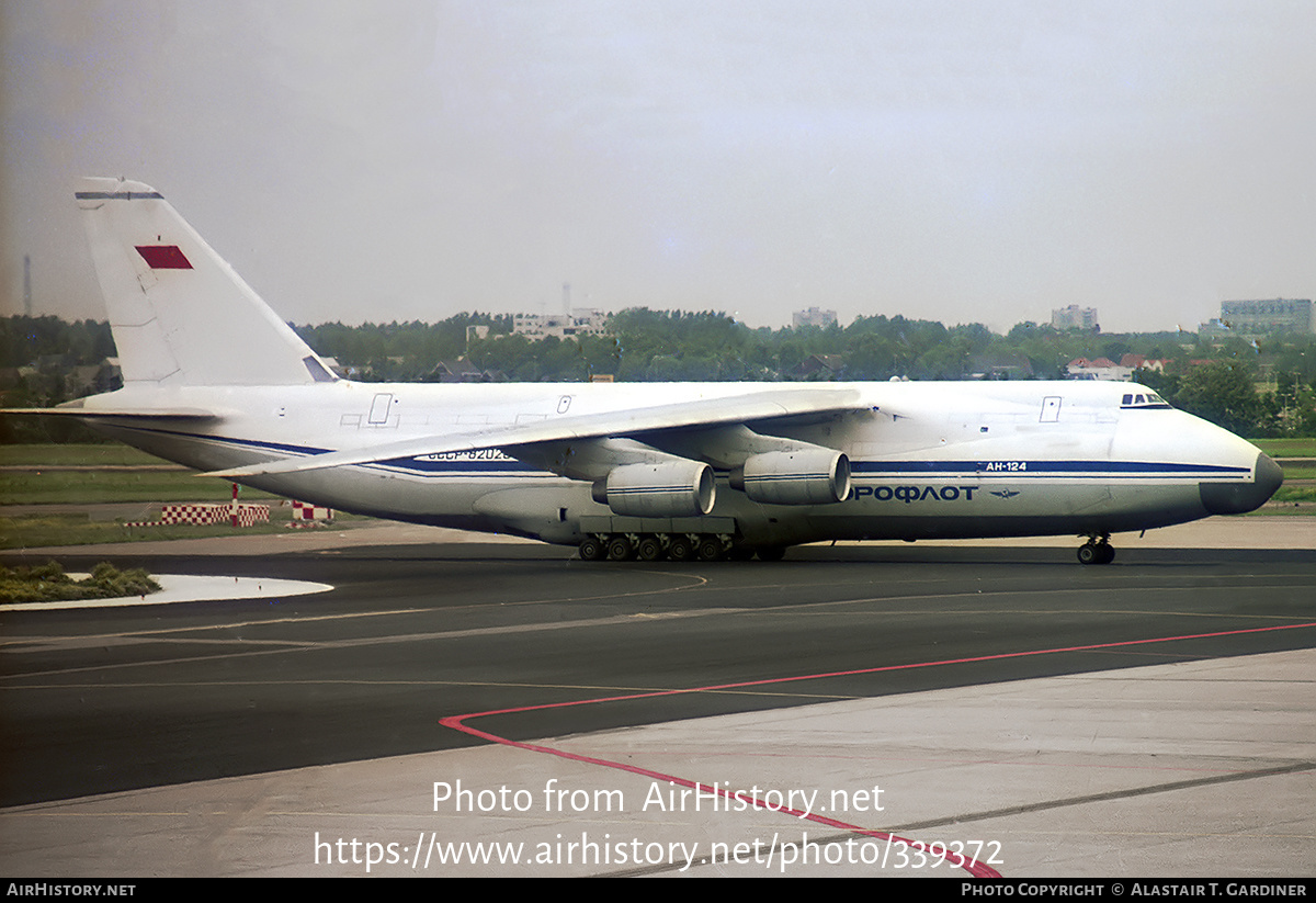 Aircraft Photo of CCCP-82020 | Antonov An-124-100 Ruslan | Aeroflot | AirHistory.net #339372