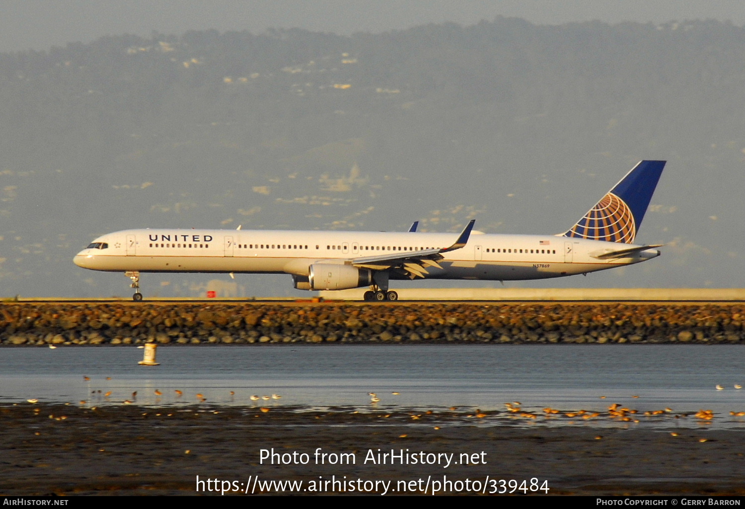 Aircraft Photo of N57869 | Boeing 757-33N | United Airlines | AirHistory.net #339484