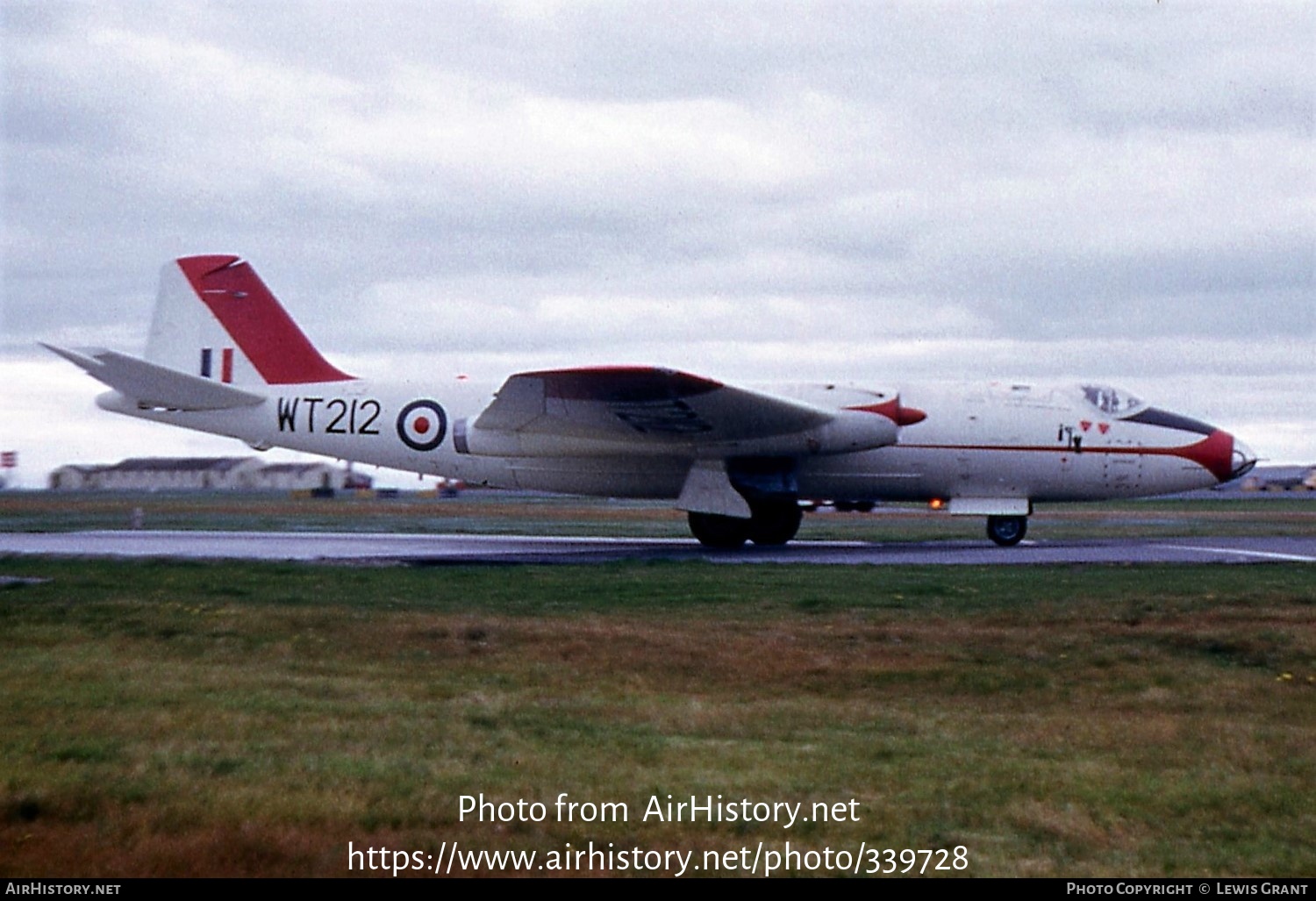 Aircraft Photo of WT212 | English Electric Canberra B6 | UK - Air Force | AirHistory.net #339728