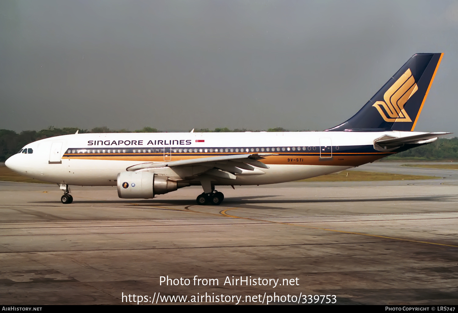 Aircraft Photo of 9V-STI | Airbus A310-222 | Singapore Airlines | AirHistory.net #339753