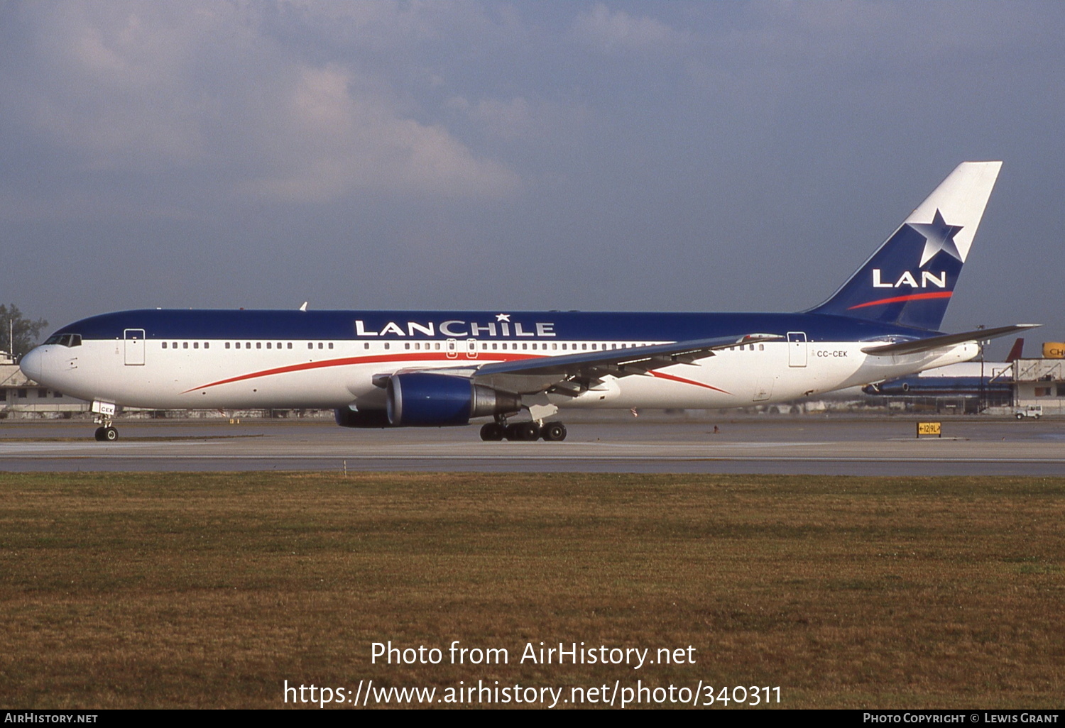 Aircraft Photo Of CC-CEK | Boeing 767-316/ER | LAN Chile - Línea Aérea ...