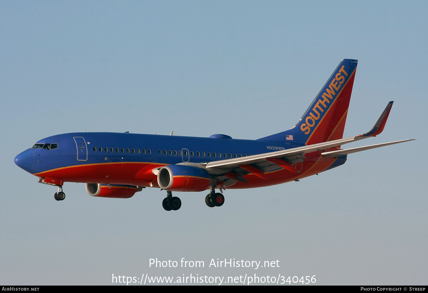Aircraft Photo of N229WN | Boeing 737-7H4 | Southwest Airlines | AirHistory.net #340456