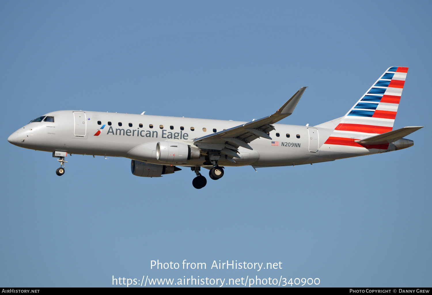 Aircraft Photo of N209NN | Embraer 175LR (ERJ-170-200LR) | American Eagle | AirHistory.net #340900