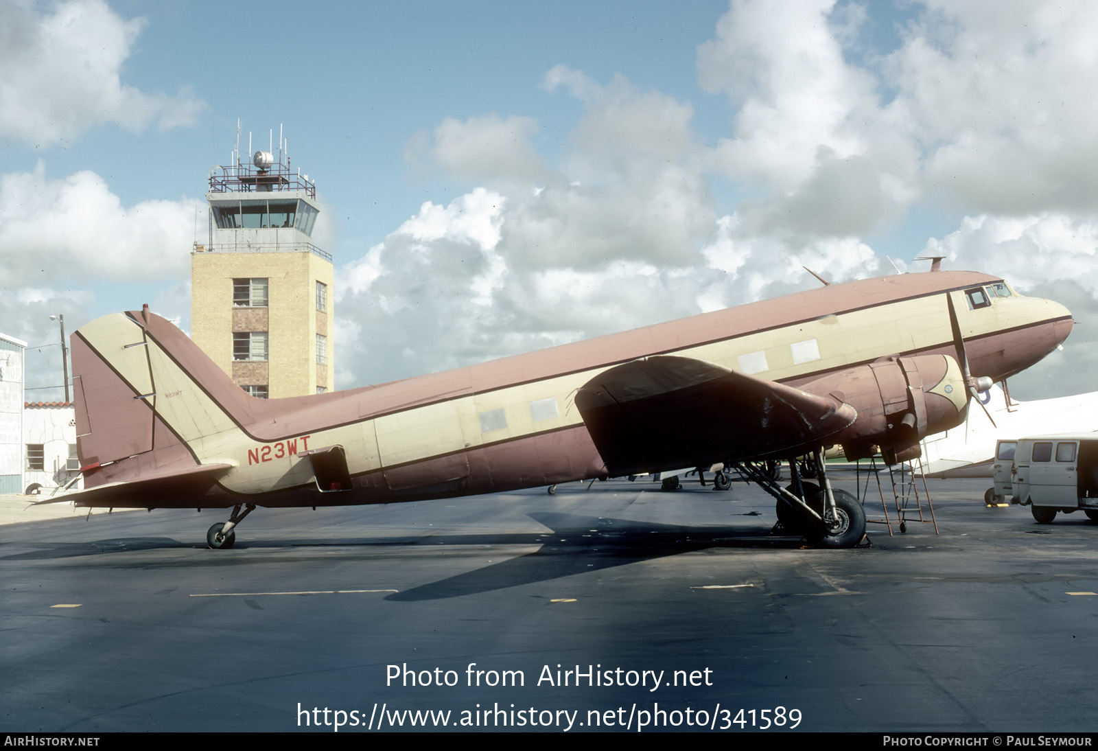 Aircraft Photo of N23WT | Douglas DC-3(C) | AirHistory.net #341589