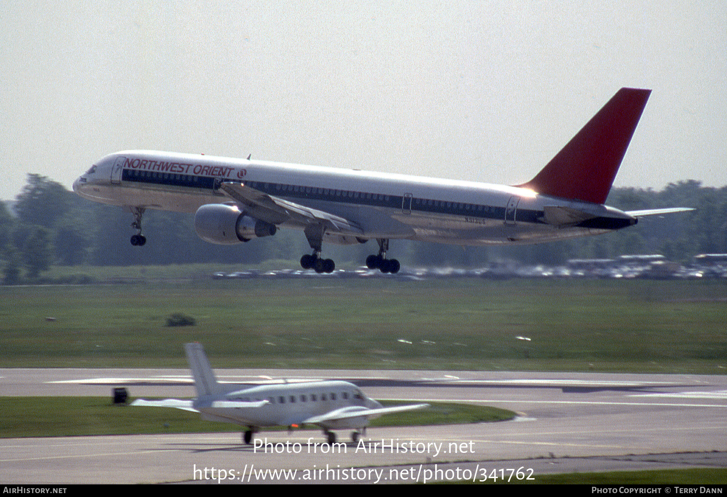 Aircraft Photo of N513US | Boeing 757-251 | Northwest Orient Airlines | AirHistory.net #341762