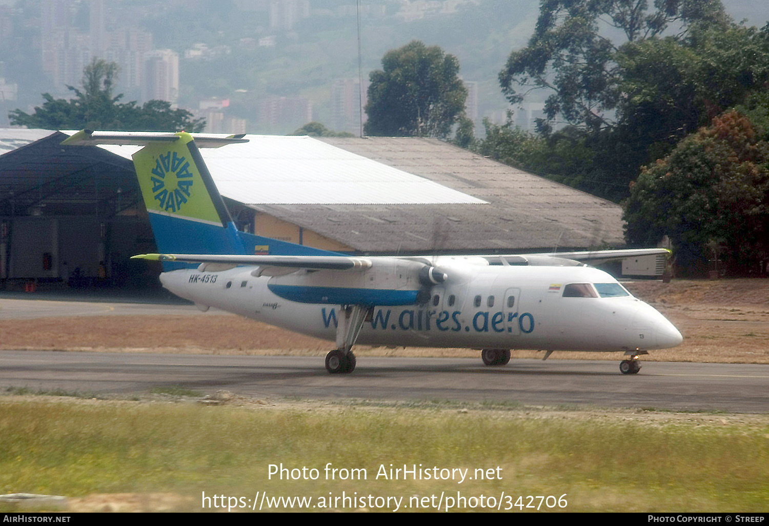 Aircraft Photo of HK-4513 | Bombardier DHC-8-202BQ Dash 8 | AIRES - Aerovías de Integración Regional | AirHistory.net #342706