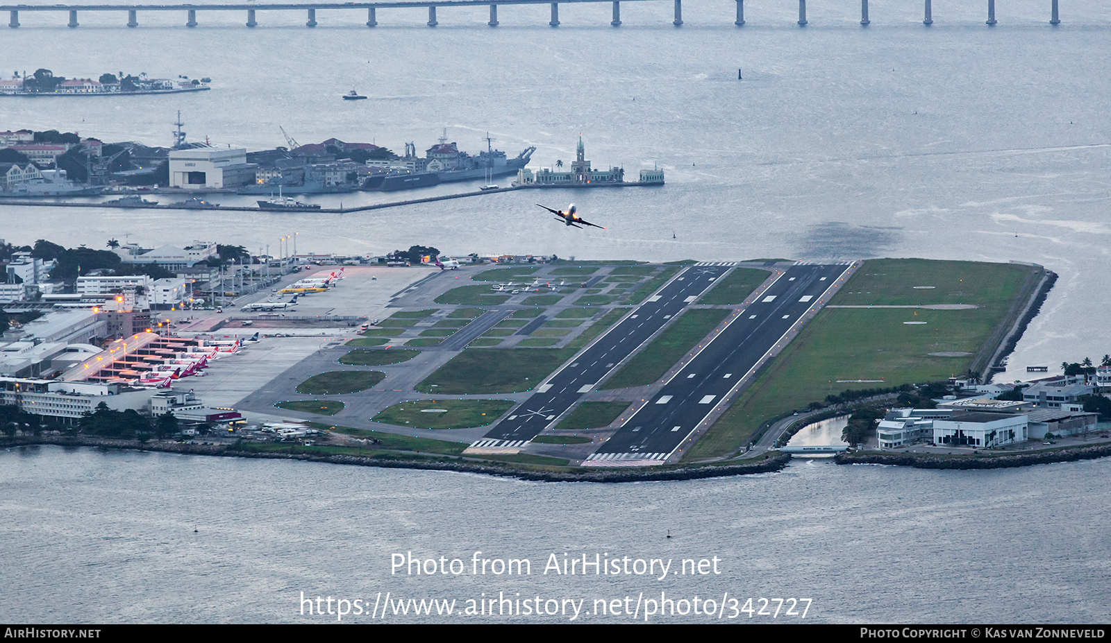 Airport photo of Rio de Janeiro - Santos Dumont (SBRJ / SDU) in Brazil | AirHistory.net #342727