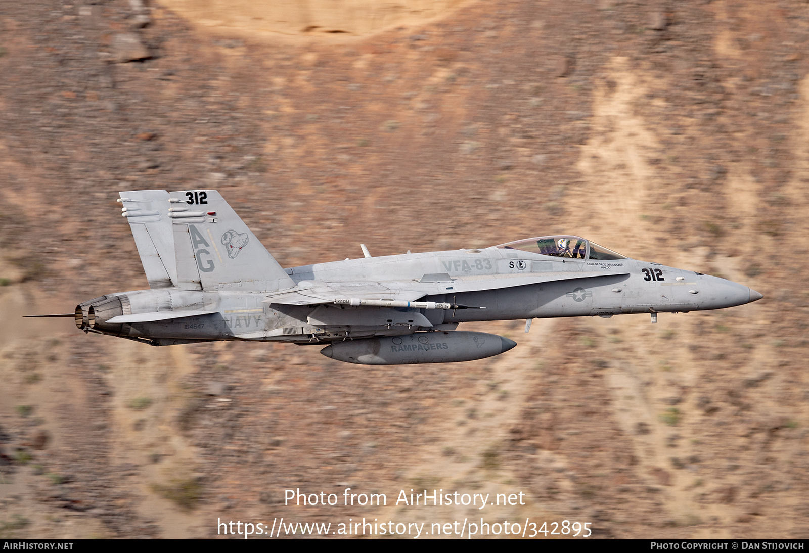 Aircraft Photo of 164647 | McDonnell Douglas F/A-18C Hornet | USA - Navy | AirHistory.net #342895