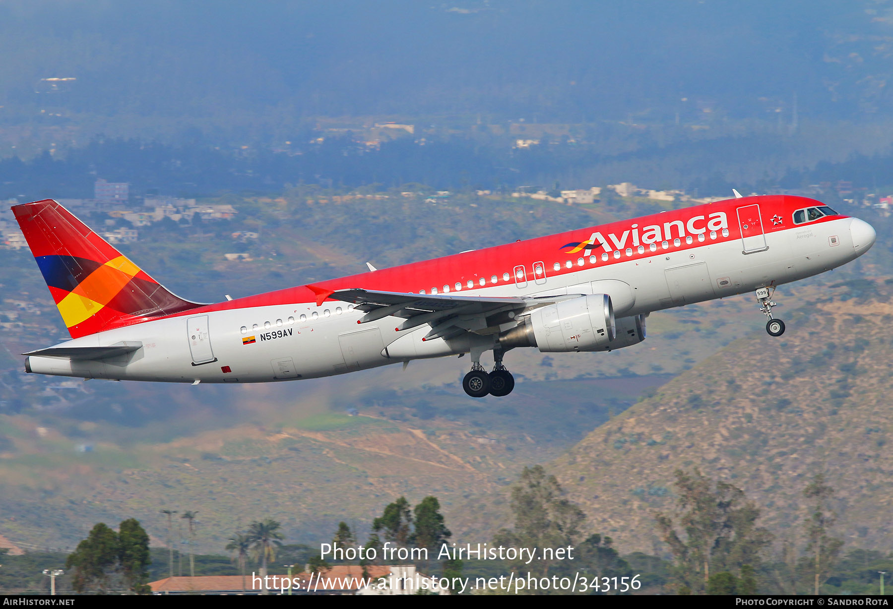 Aircraft Photo of N599AV | Airbus A320-214 | Avianca | AirHistory.net #343156