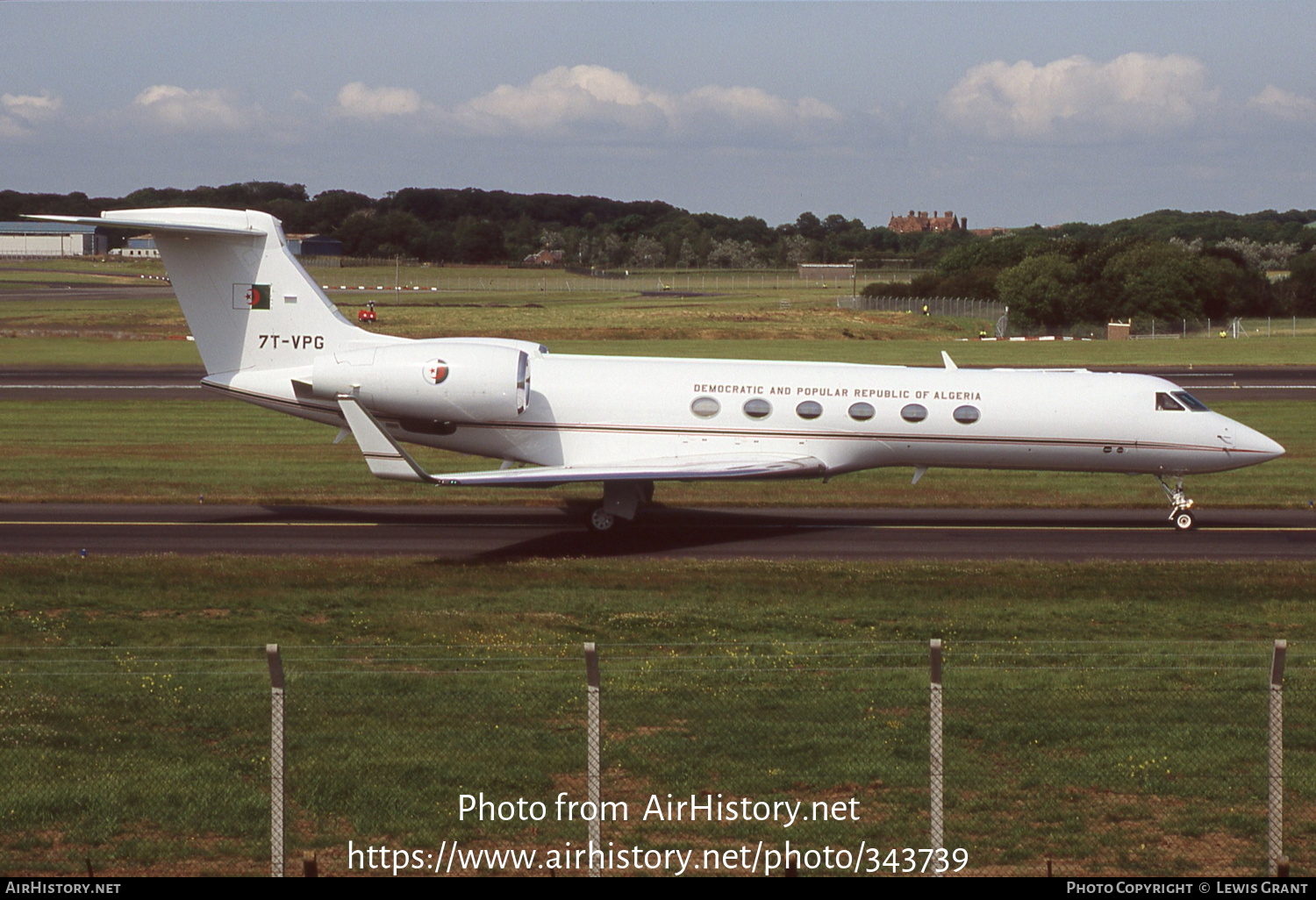 Aircraft Photo of 7T-VPG | Gulfstream Aerospace G-V Gulfstream V | Democratic and Popular Republic of Algeria | AirHistory.net #343739