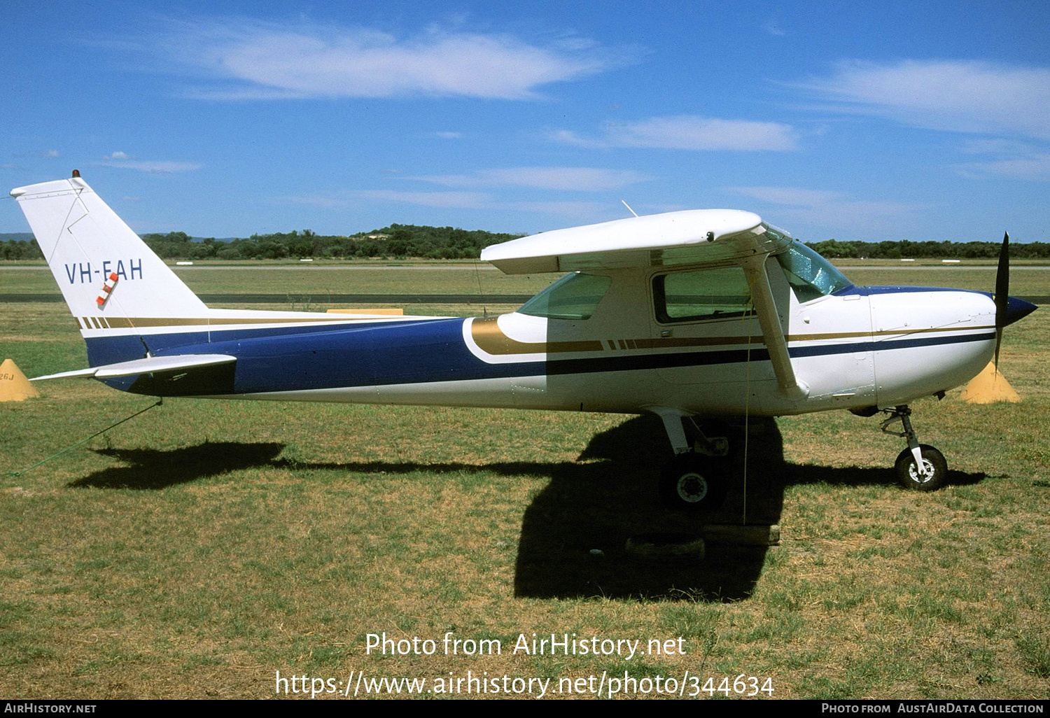 Aircraft Photo of VH-EAH | Cessna 150M | AirHistory.net #344634