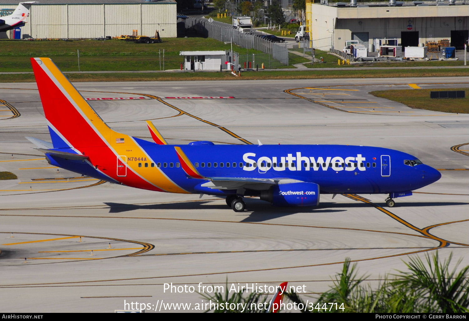 Aircraft Photo of N7844A | Boeing 737-752 | Southwest Airlines | AirHistory.net #344714