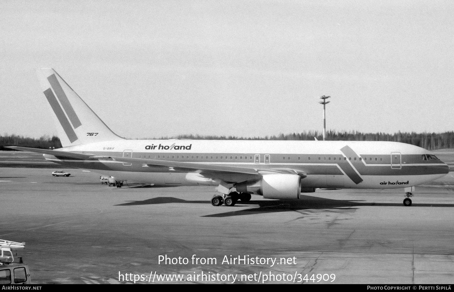 Aircraft Photo of G-BRIF | Boeing 767-204/ER | Air Holland | AirHistory.net #344909