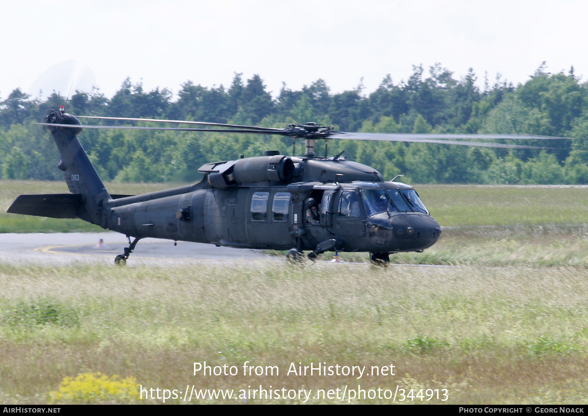 Aircraft Photo of 88-26063 / 063 | Sikorsky UH-60L Black Hawk (S-70A) | USA - Army | AirHistory.net #344913