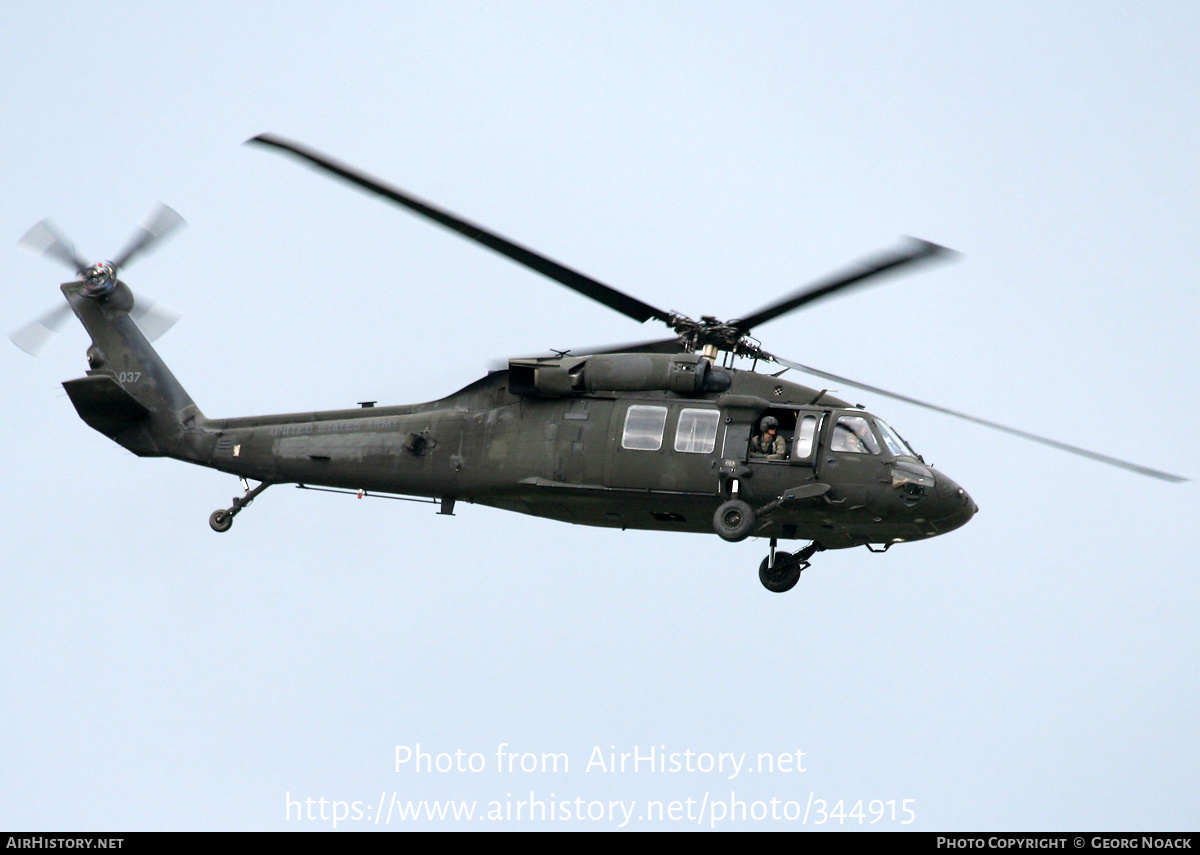 Aircraft Photo of 88-26037 / 037 | Sikorsky UH-60A Black Hawk (S-70A ...