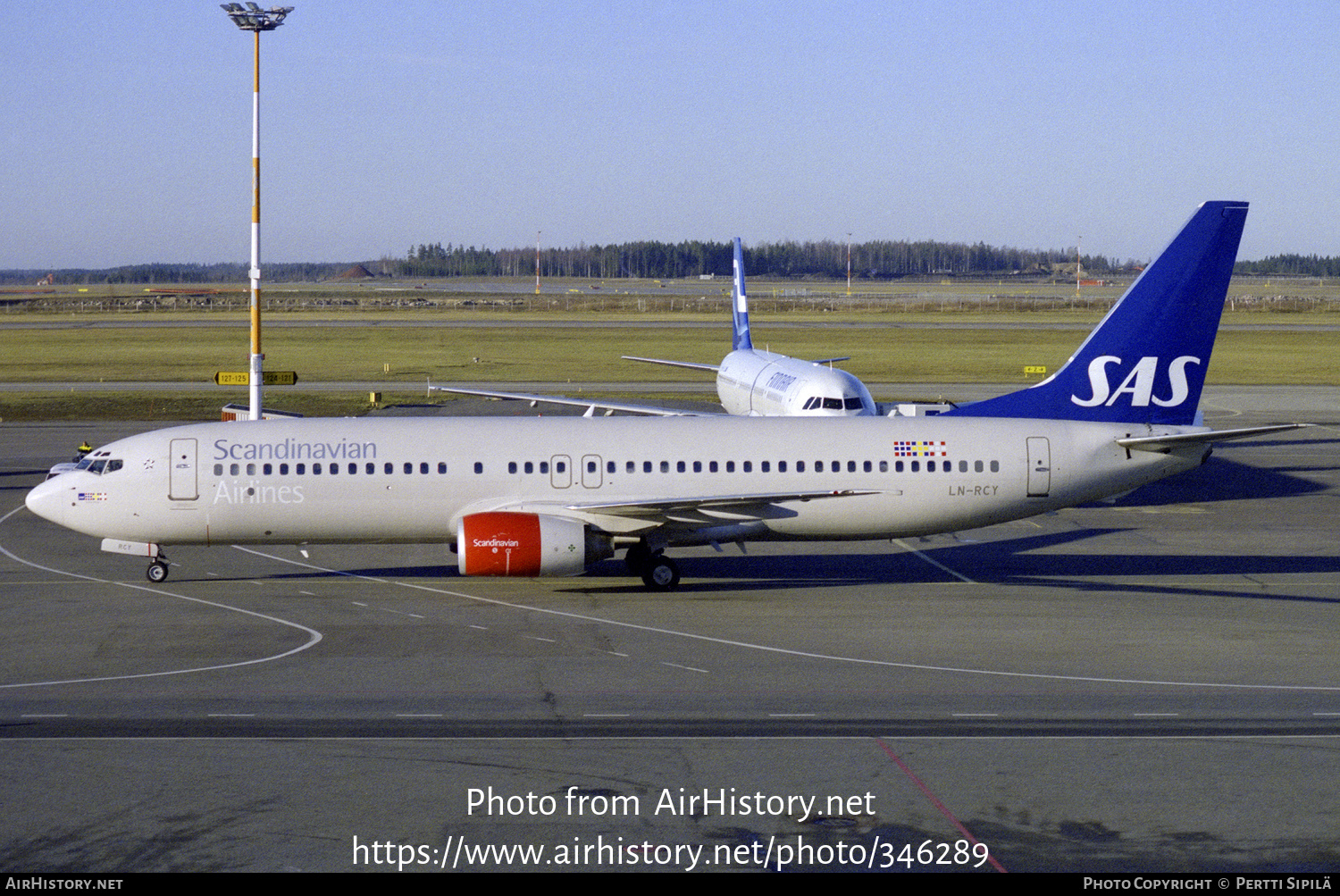 Aircraft Photo of LN-RCY | Boeing 737-883 | Scandinavian Airlines - SAS | AirHistory.net #346289