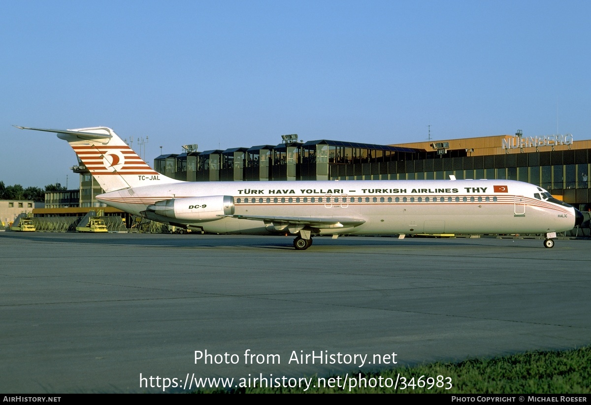 Aircraft Photo of TC-JAL | McDonnell Douglas DC-9-32 | THY Türk Hava Yolları - Turkish Airlines | AirHistory.net #346983