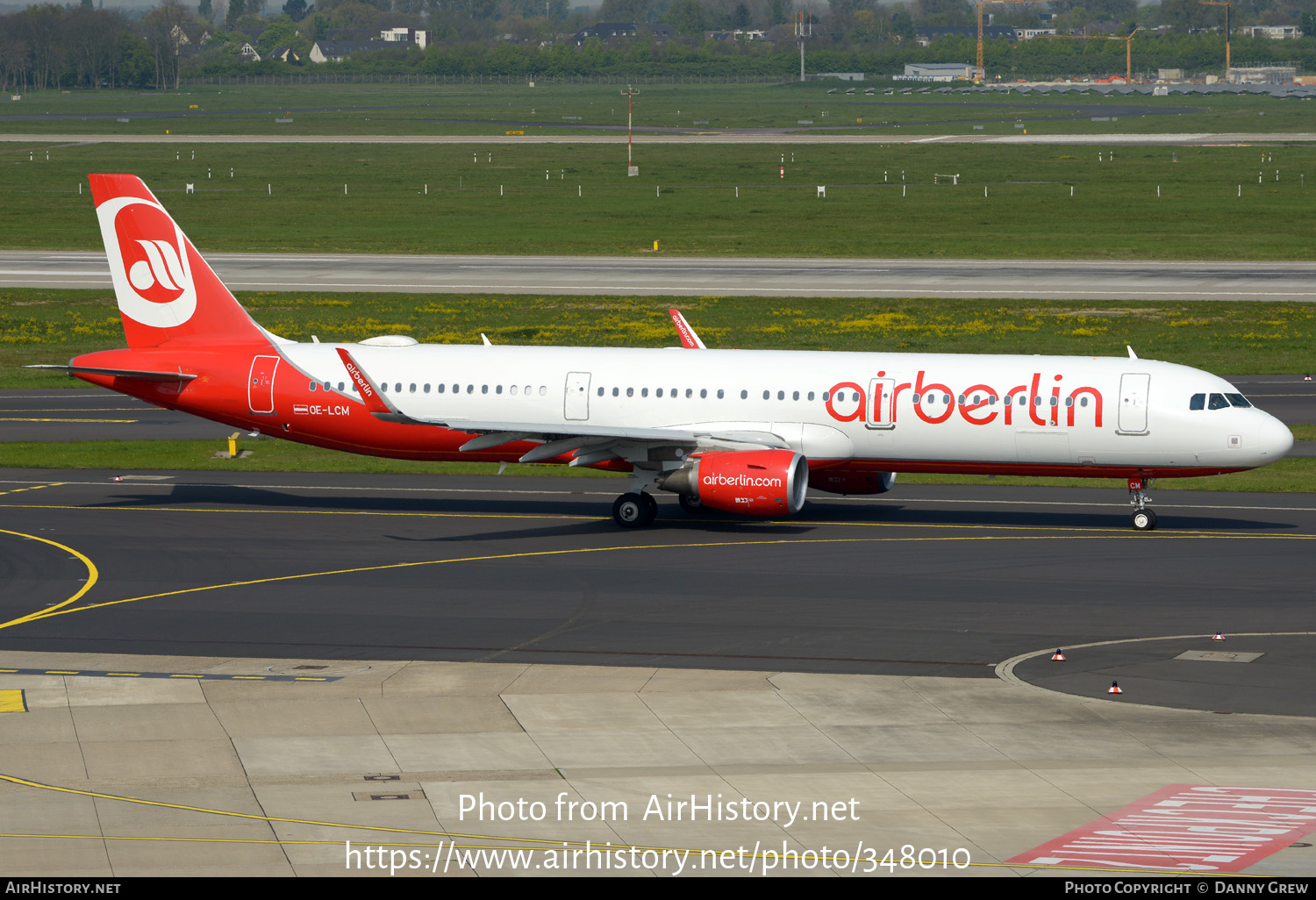 Aircraft Photo of OE-LCM | Airbus A321-211 | Air Berlin | AirHistory.net #348010