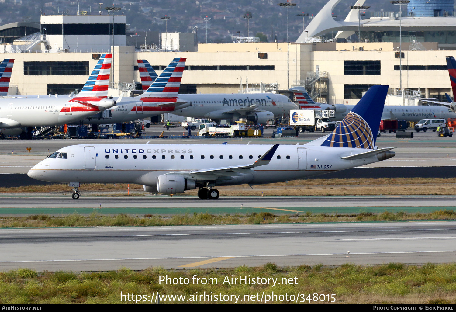 Aircraft Photo of N119SY | Embraer 175LR (ERJ-170-200LR) | United Express | AirHistory.net #348015