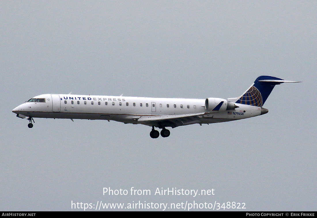 Aircraft Photo of N794SK | Bombardier CRJ-701ER (CL-600-2C10) | United Express | AirHistory.net #348822