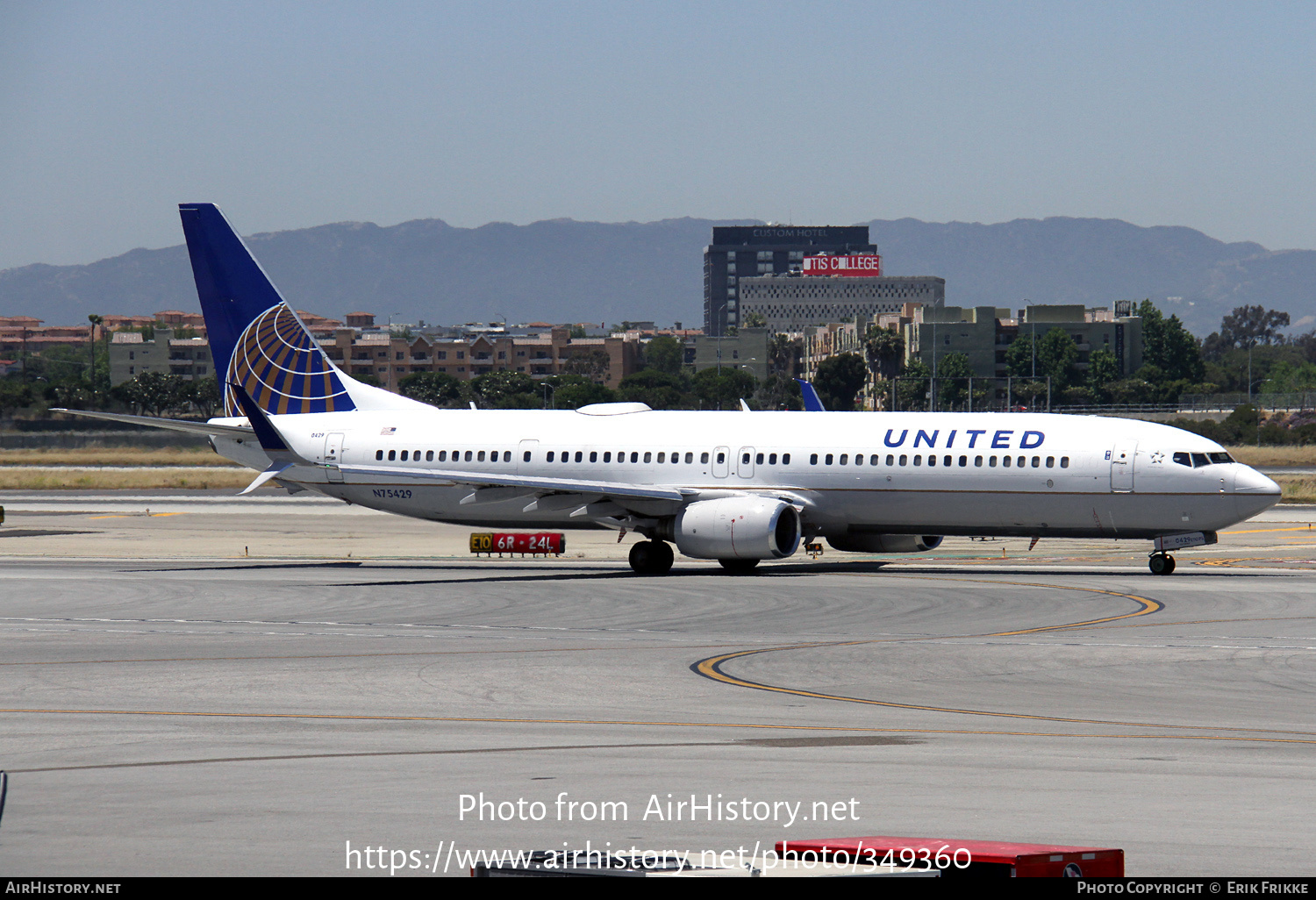 Aircraft Photo of N75429 | Boeing 737-924/ER | United Airlines | AirHistory.net #349360