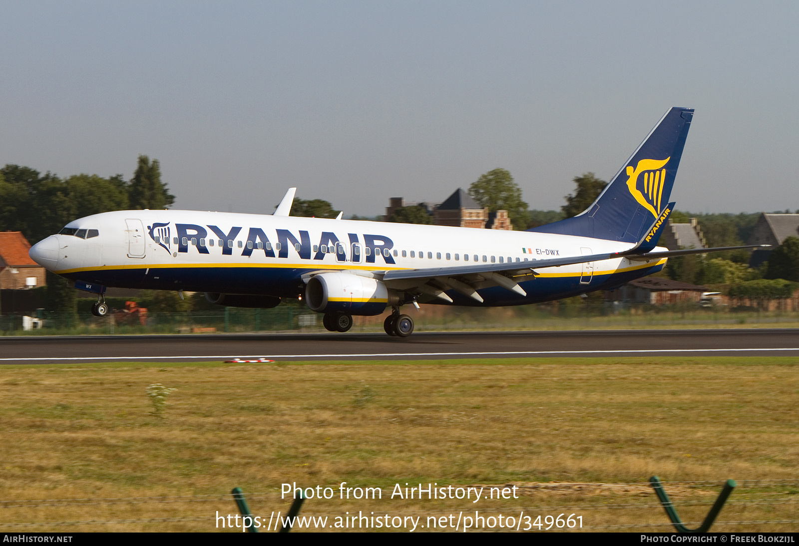 Aircraft Photo of EI-DWX | Boeing 737-8AS | Ryanair | AirHistory.net #349661