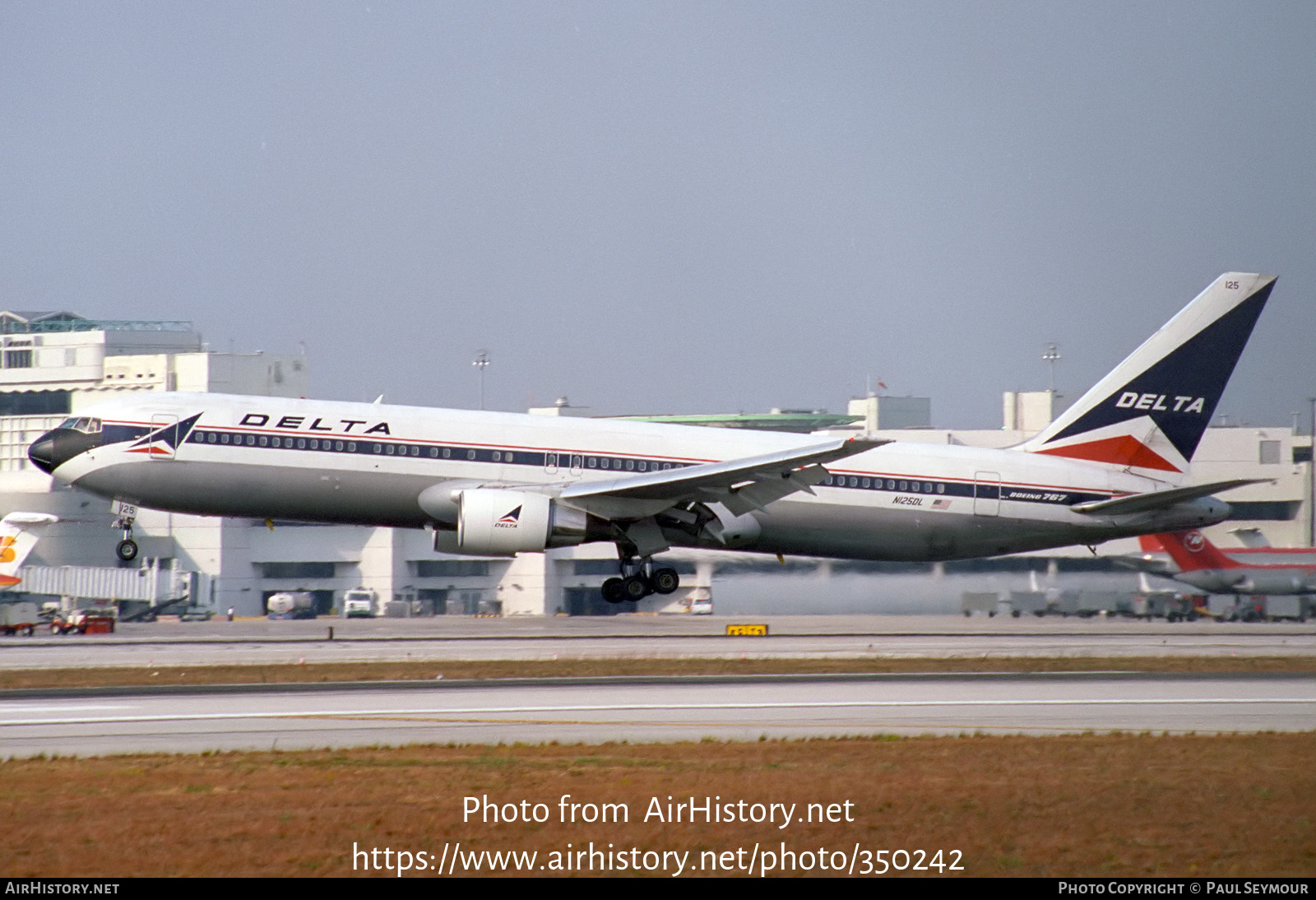 Aircraft Photo of N125DL | Boeing 767-332 | Delta Air Lines | AirHistory.net #350242