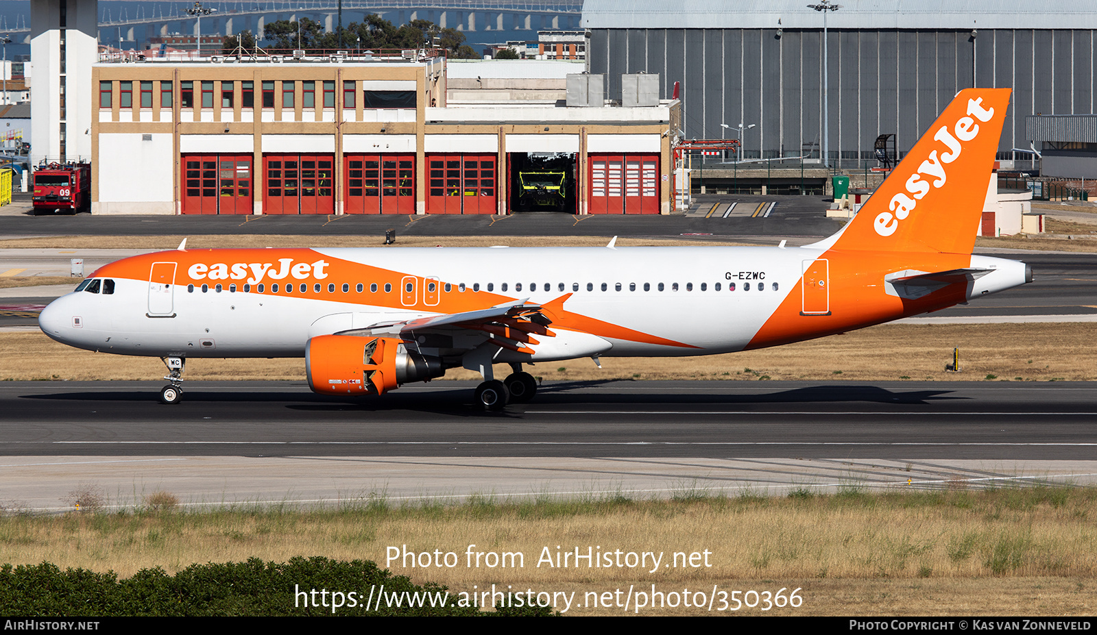 Aircraft Photo of G-EZWC | Airbus A320-214 | EasyJet | AirHistory.net #350366