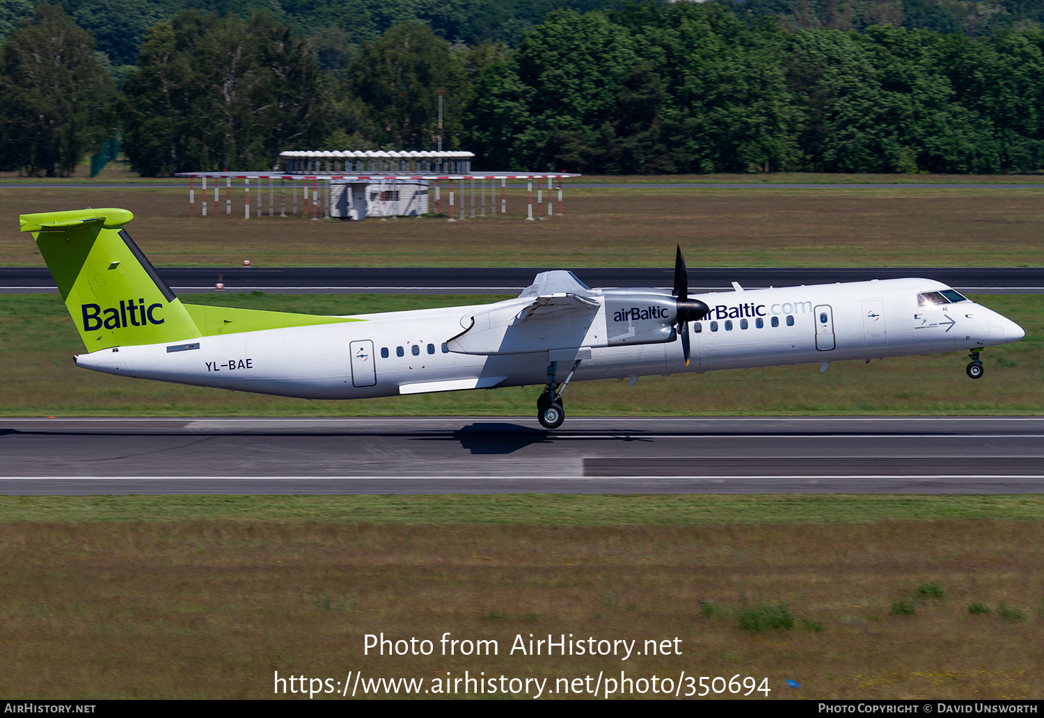 Aircraft Photo of YL-BAE | Bombardier DHC-8-402 Dash 8 | AirBaltic | AirHistory.net #350694