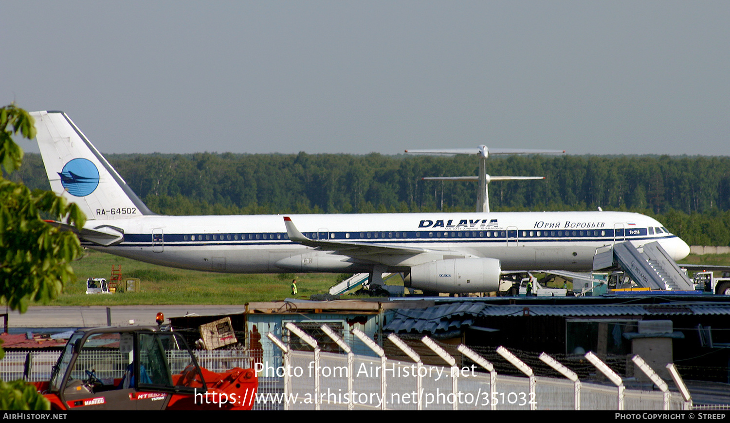 Aircraft Photo of RA-64502 | Tupolev Tu-214 | Dalavia - Far East Airways | AirHistory.net #351032